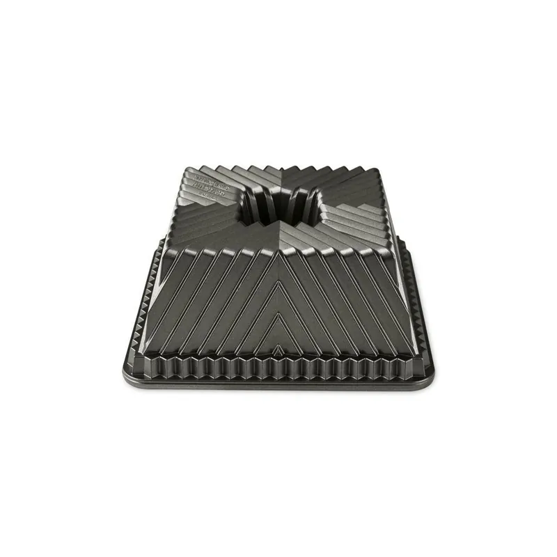 Forma do babki BAVARIA CUBE, złota, Nordic Ware Nowy