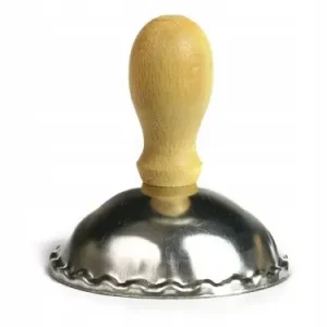 Wykrawacz do pierogów pierożnica metalowy drewniany trzonek 7cm 1szt Ograniczona ilość