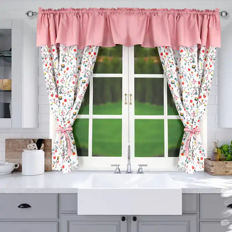 Oferta limitowana Komplet różowych zasłon z lambrekinem na taśmie 400x160cm NATHALIE