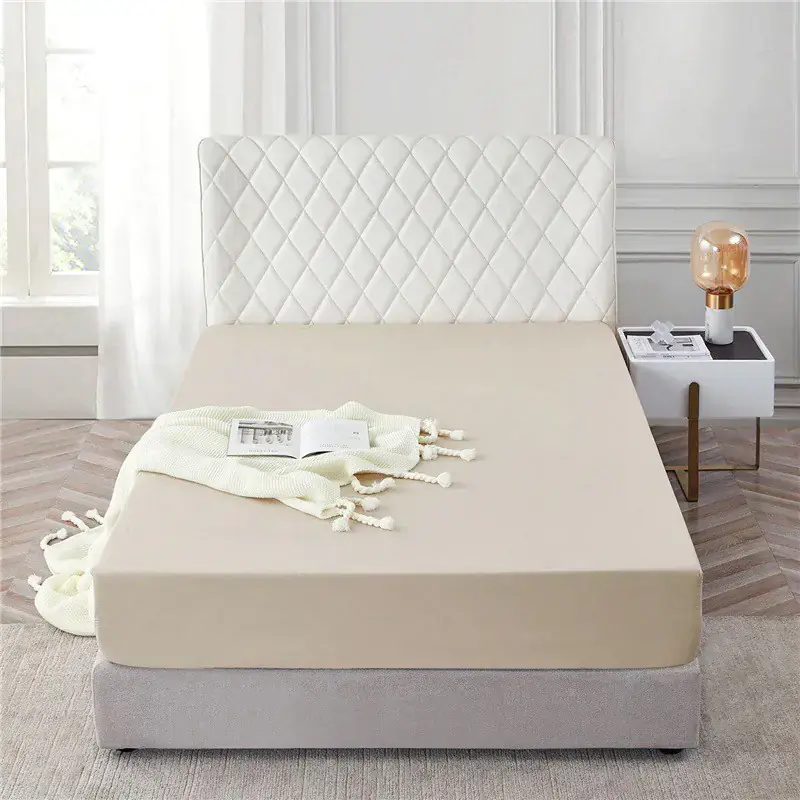 Prześcieradło gładkie z gumką jasno beżowe 180x200cm COMFORT Tylko do końca tygodnia