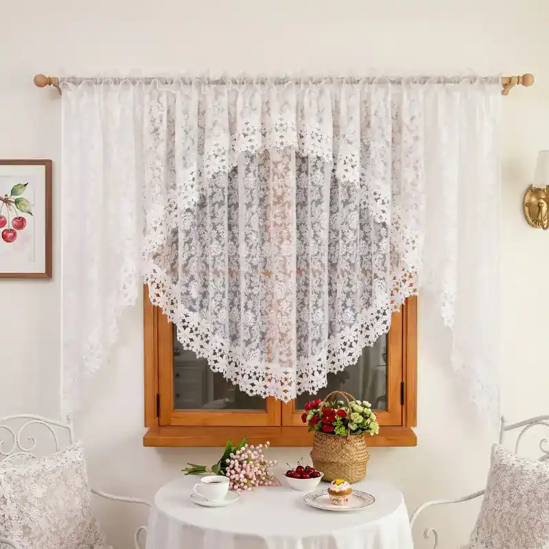 Firana markizeta z haftowanymi kwiatami zdobiona gipiurą na taśmie 300x160cm SOMBRA Premium